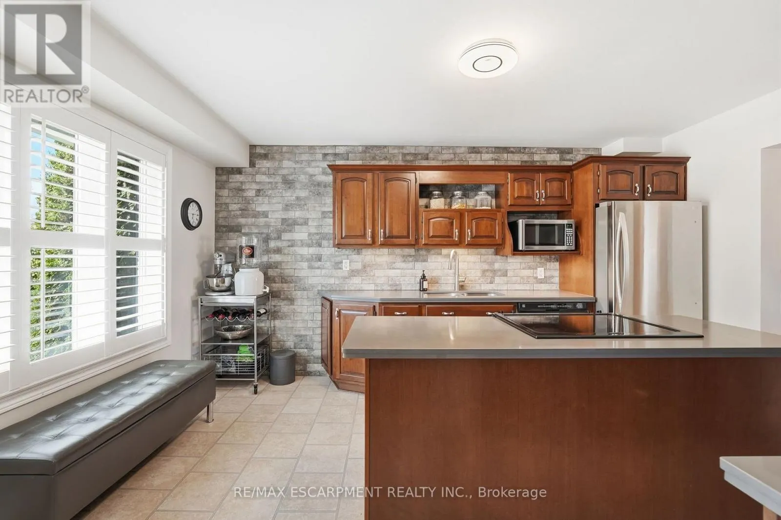 2266 MELISSA CRESCENT