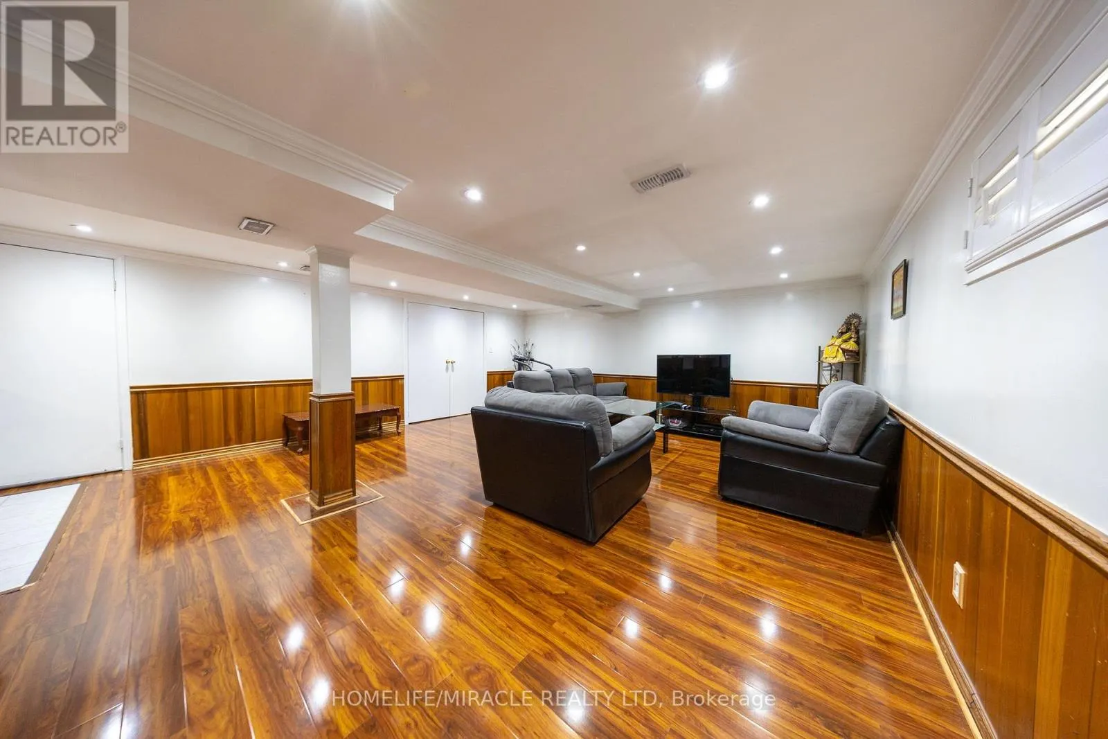 40 TEALHAM DRIVE