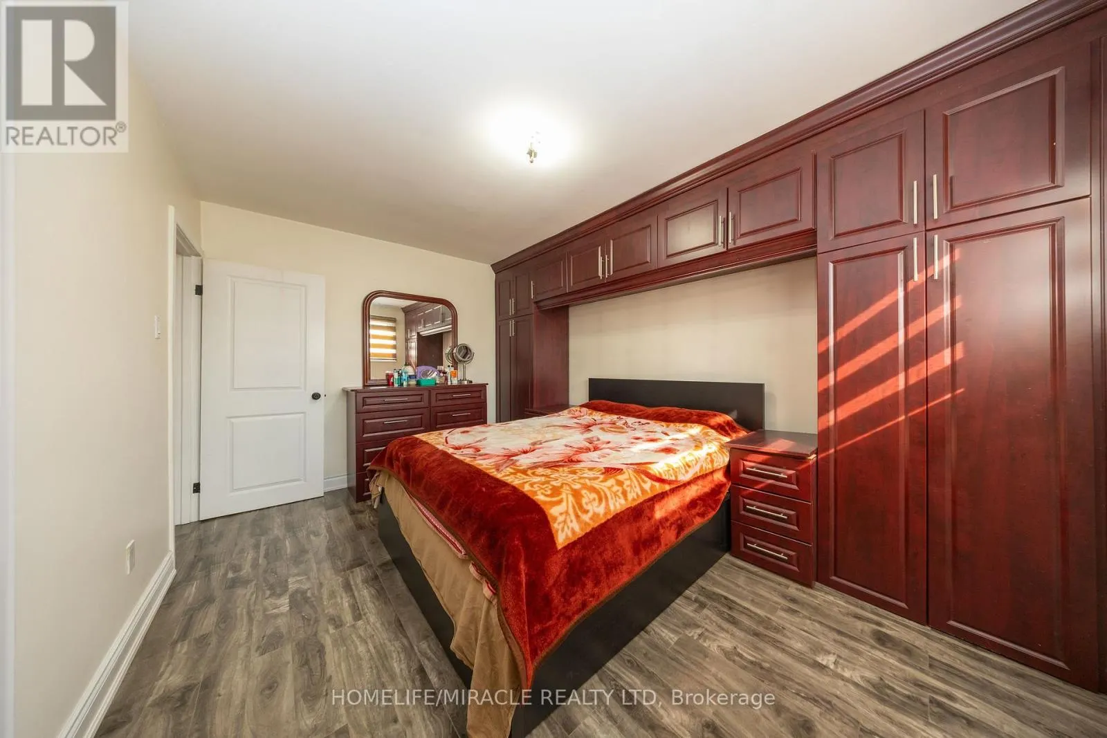 40 TEALHAM DRIVE