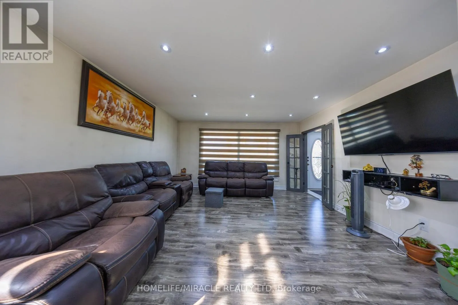 40 TEALHAM DRIVE