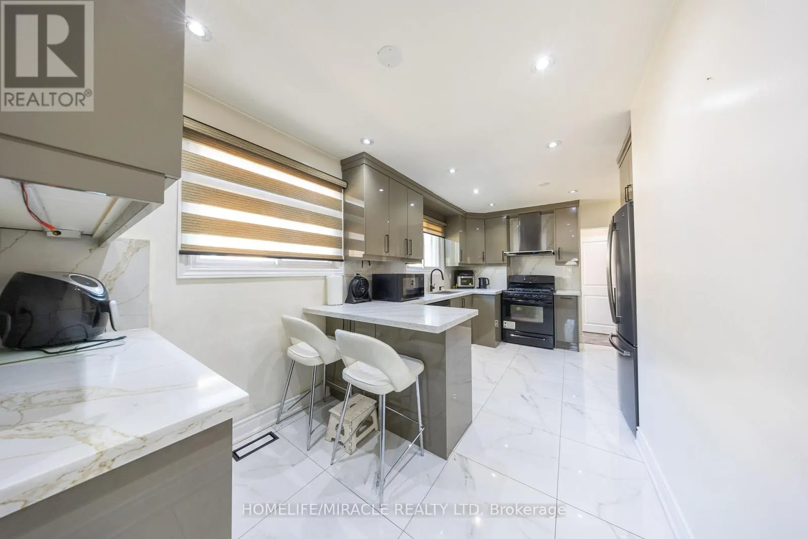 40 TEALHAM DRIVE