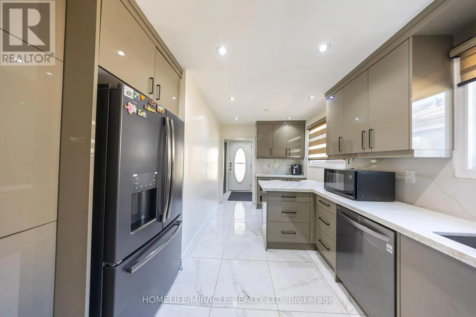 40 TEALHAM DRIVE