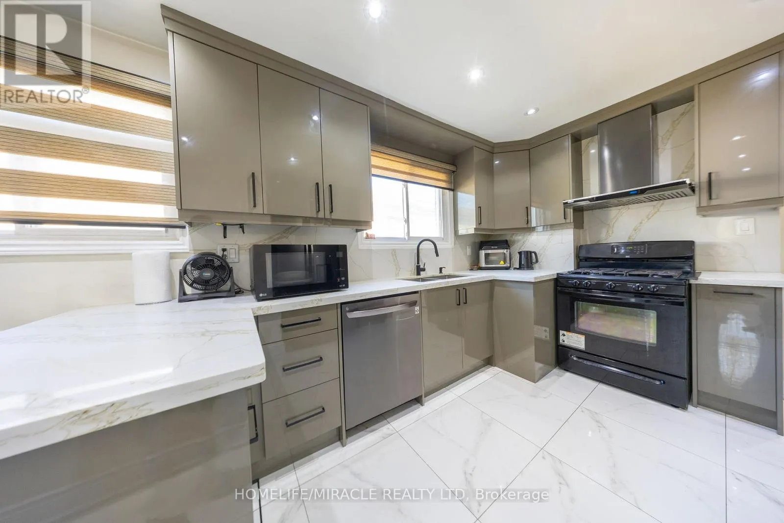 40 TEALHAM DRIVE