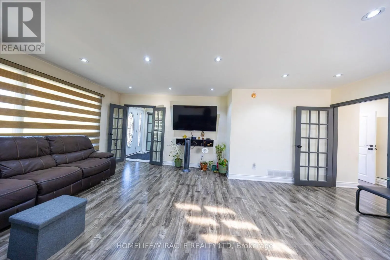 40 TEALHAM DRIVE