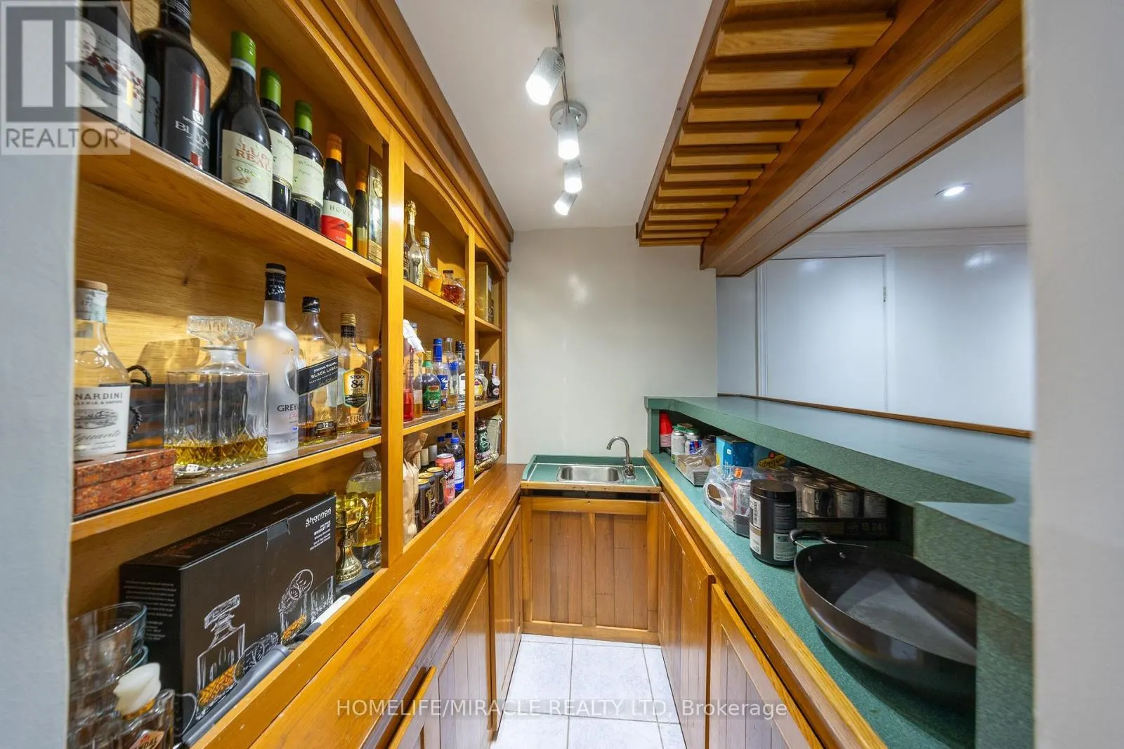 40 TEALHAM DRIVE