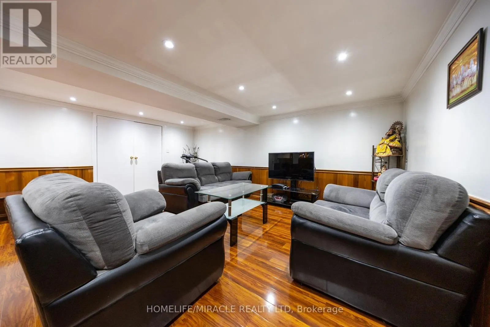 40 TEALHAM DRIVE