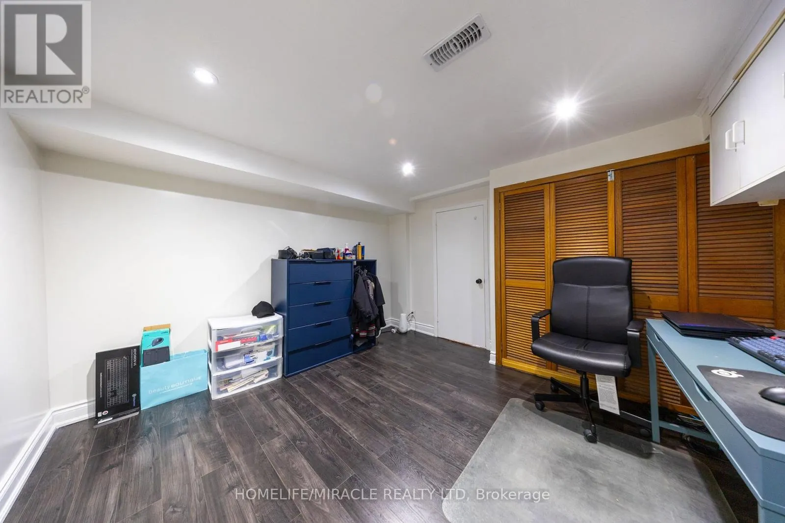 40 TEALHAM DRIVE