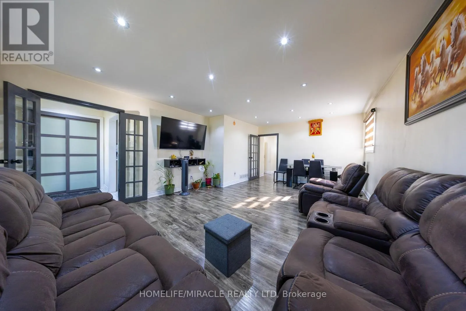 40 TEALHAM DRIVE