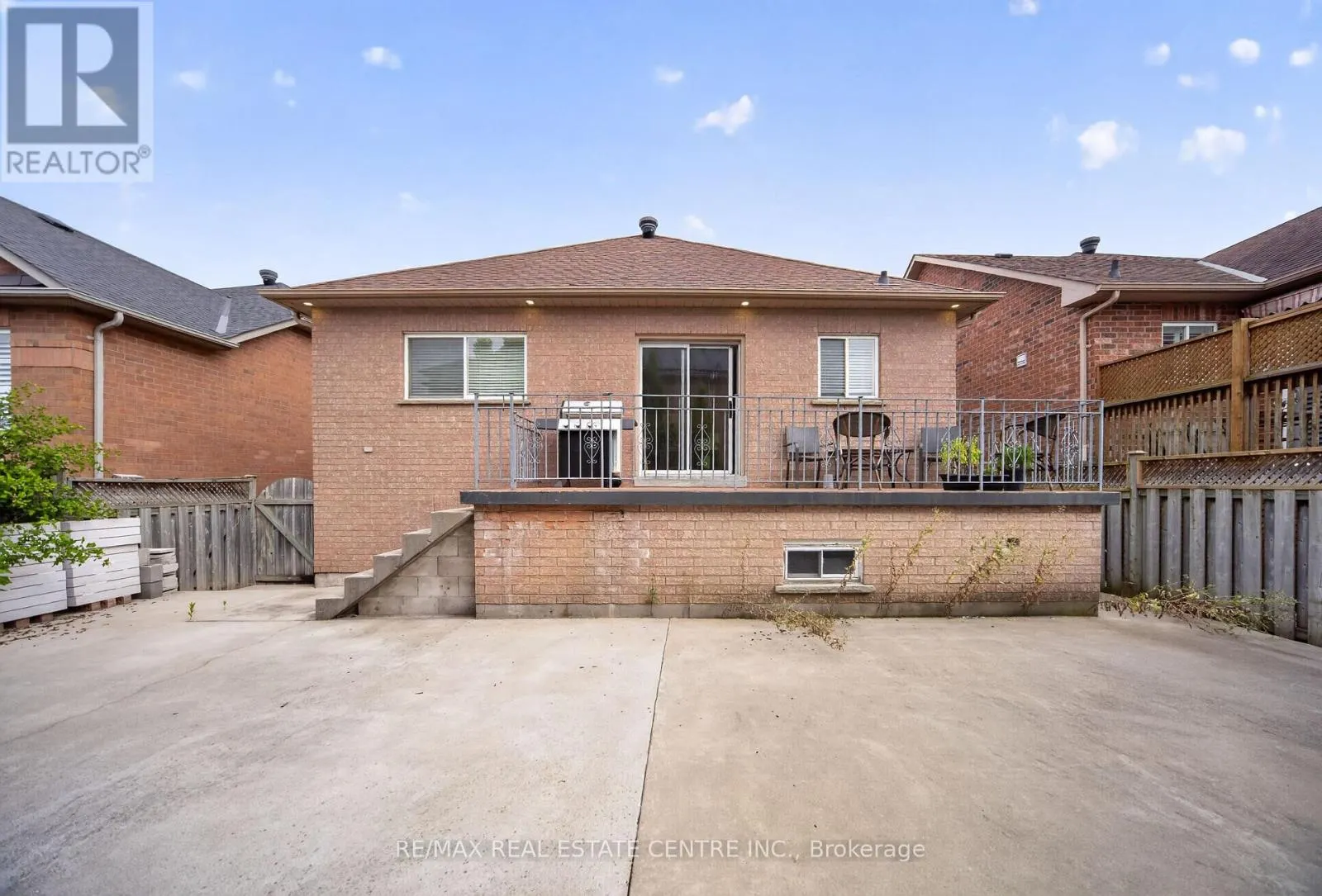 3 TWIN WILLOW CRESCENT
