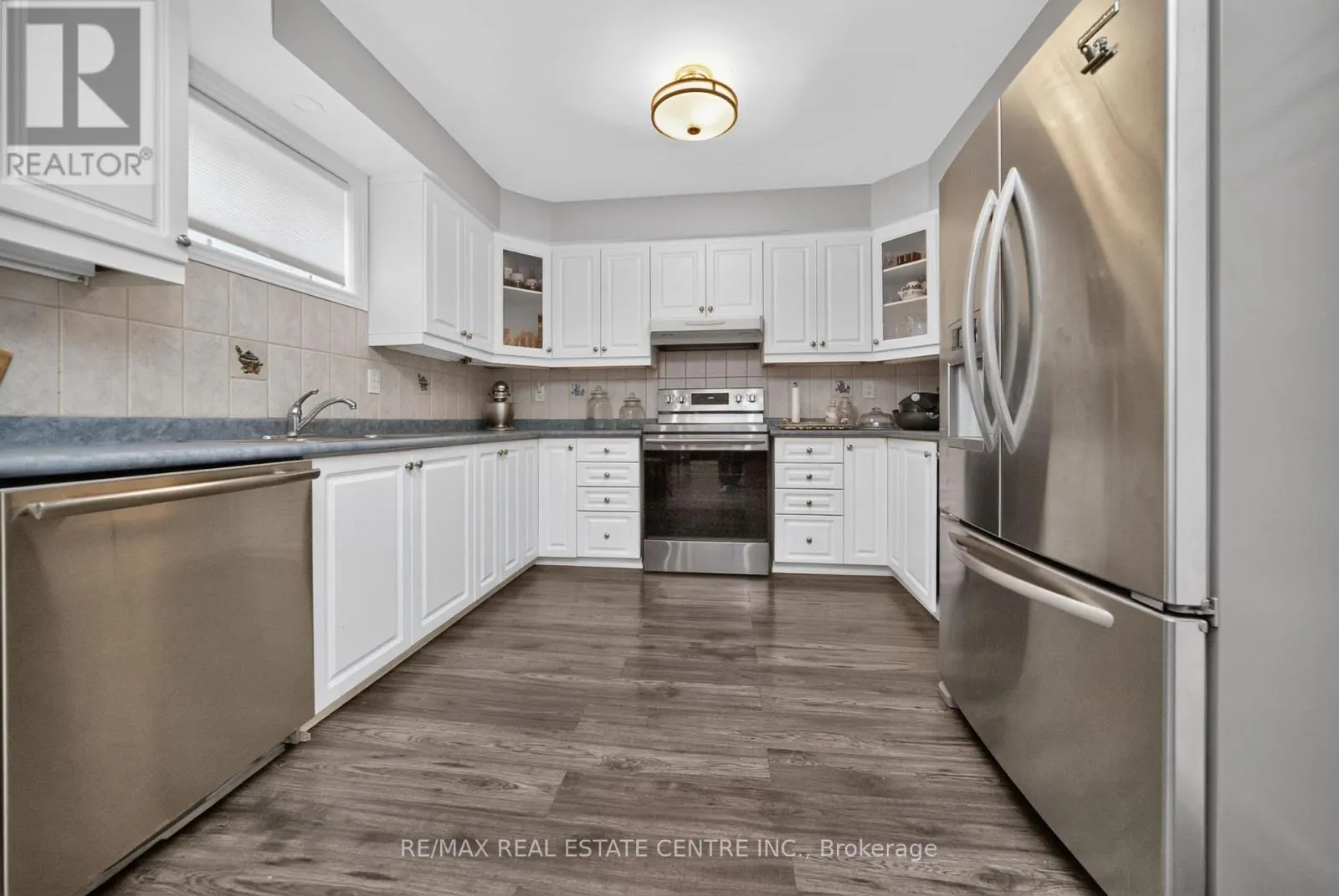 3 TWIN WILLOW CRESCENT