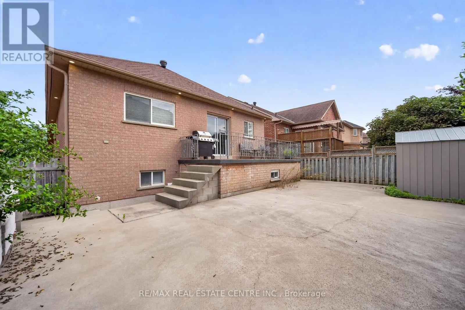 3 TWIN WILLOW CRESCENT