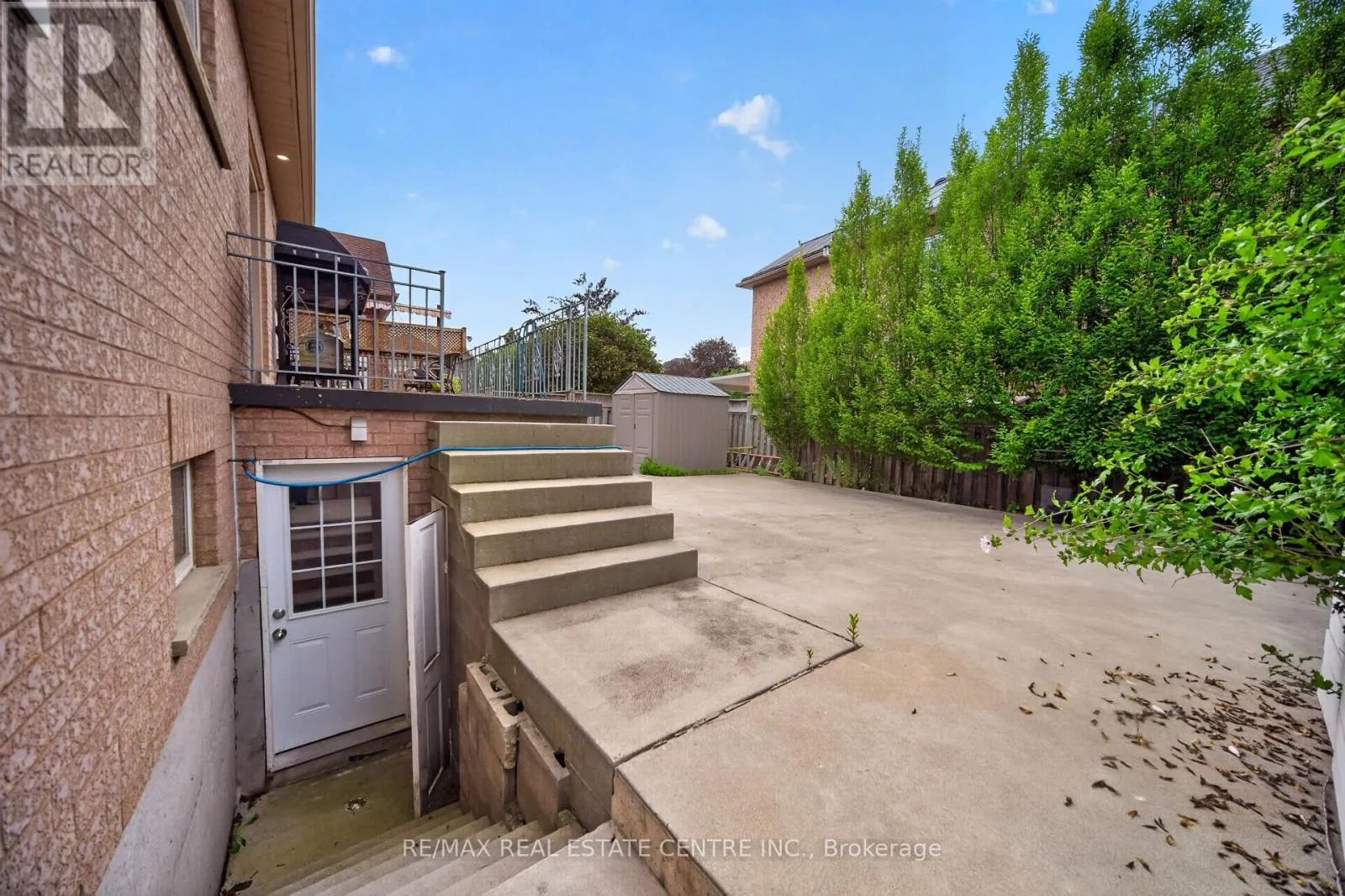 3 TWIN WILLOW CRESCENT
