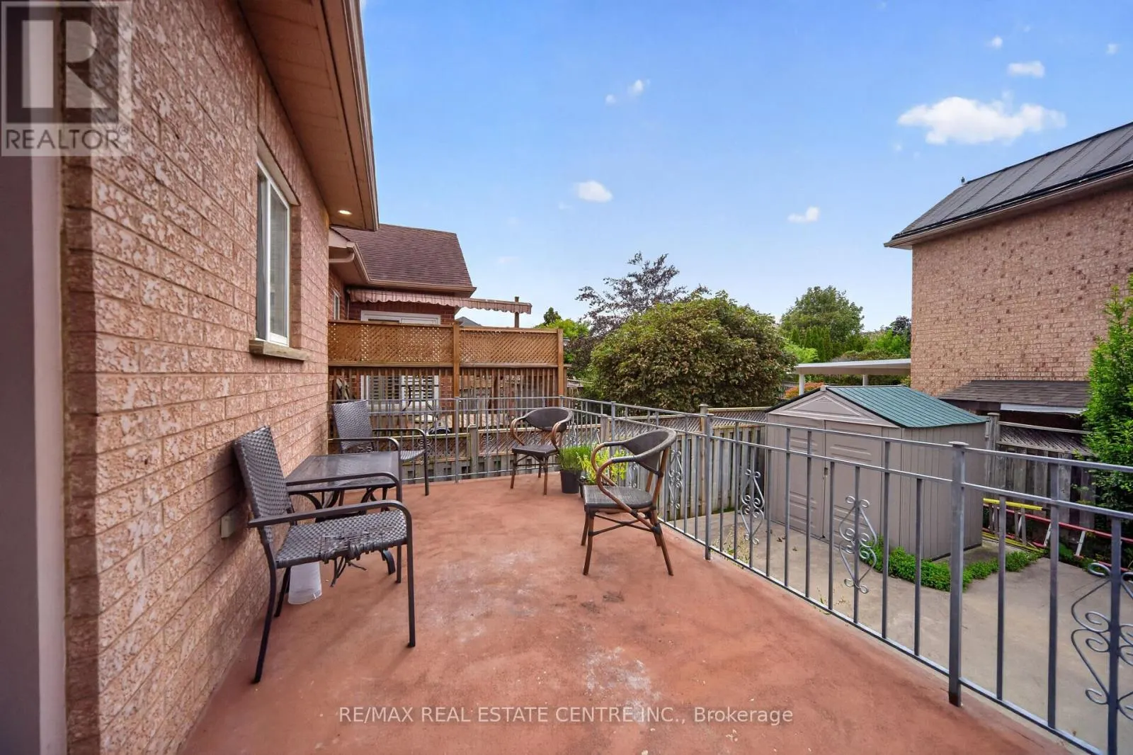 3 TWIN WILLOW CRESCENT