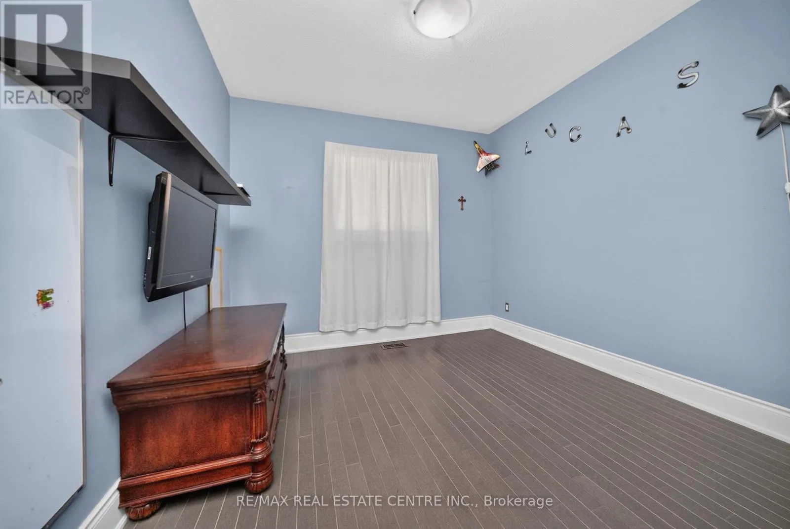3 TWIN WILLOW CRESCENT