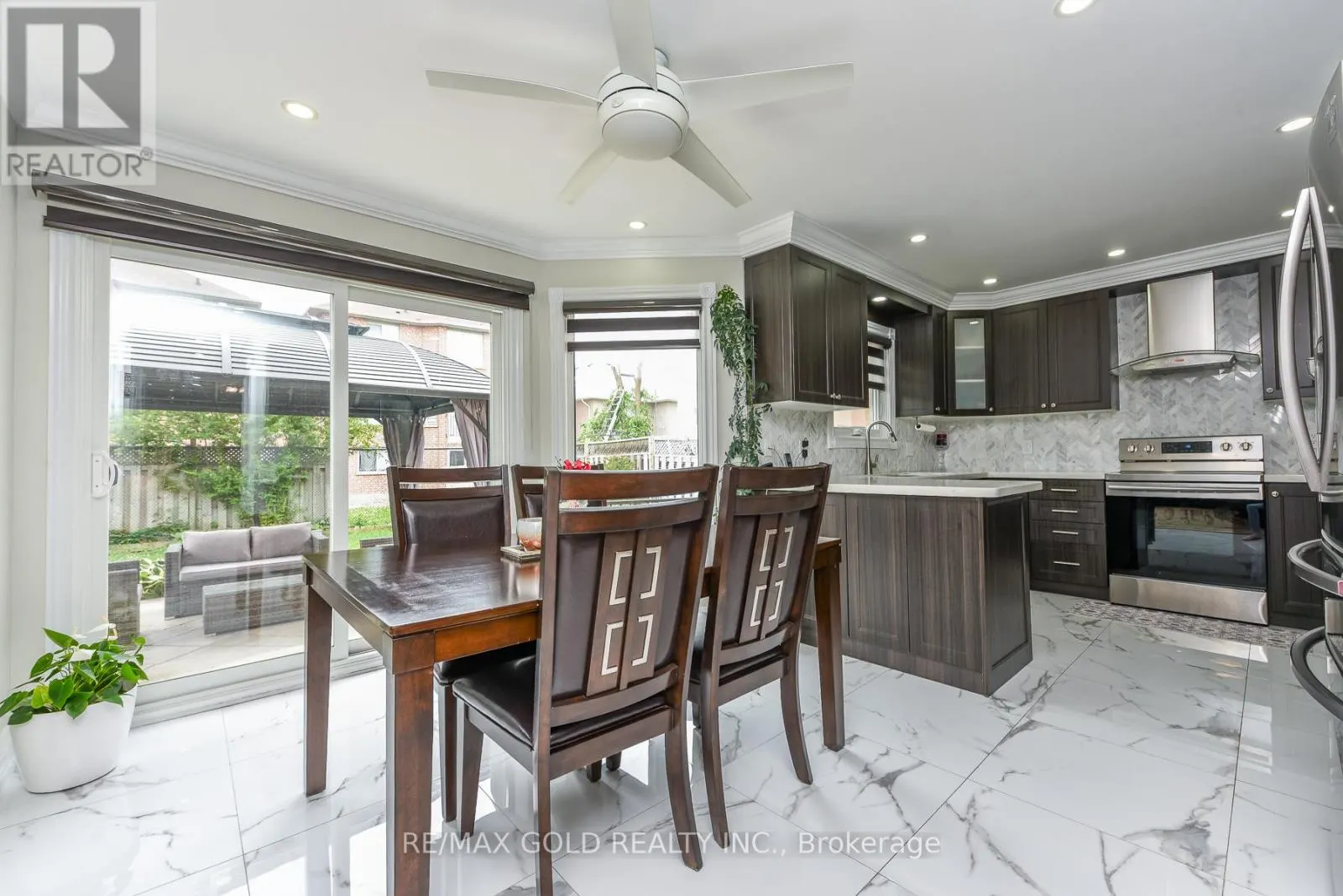 72 RAINFOREST DRIVE