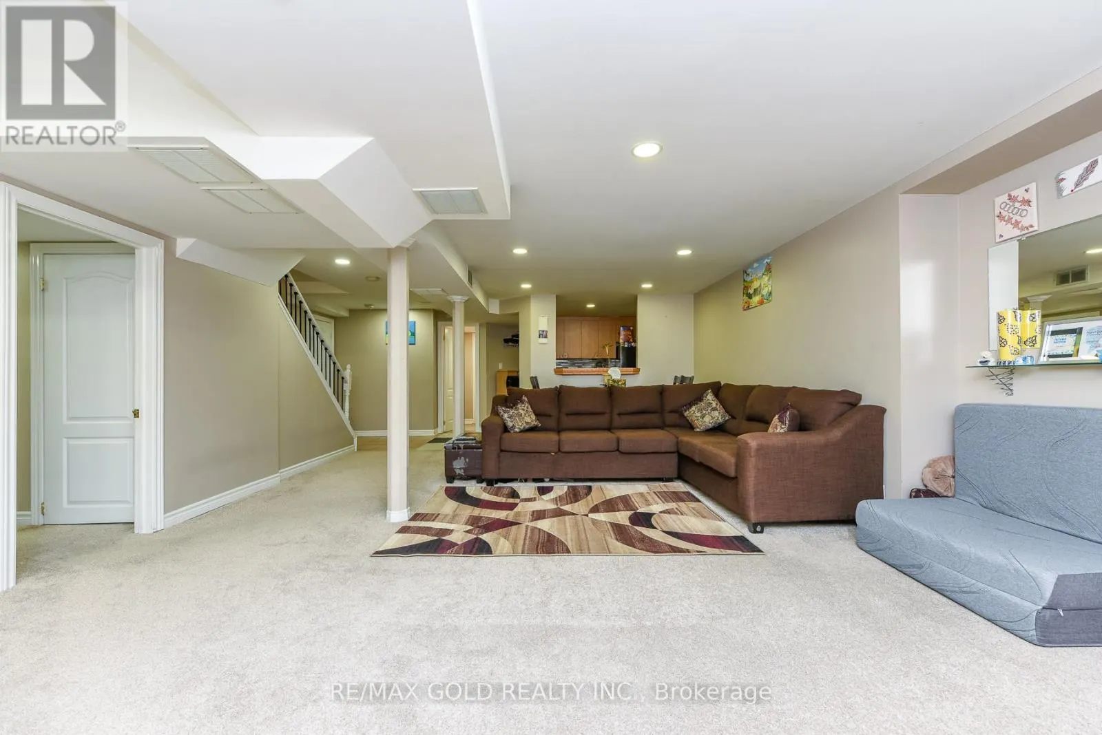 72 RAINFOREST DRIVE