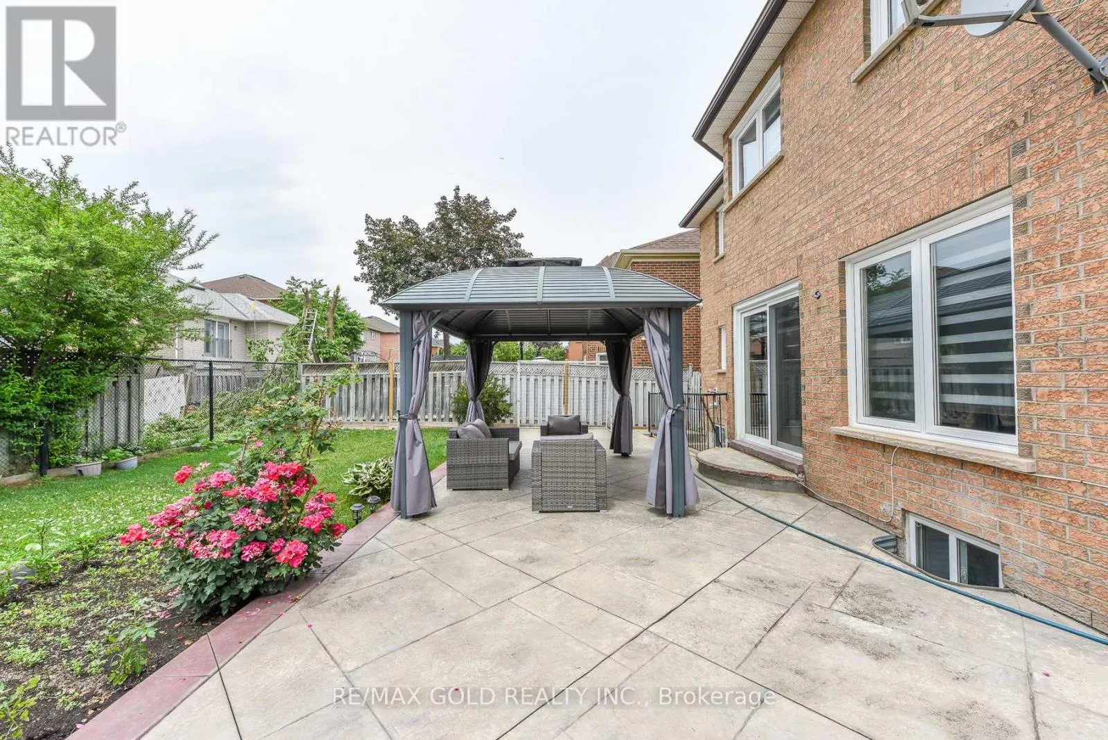 72 RAINFOREST DRIVE