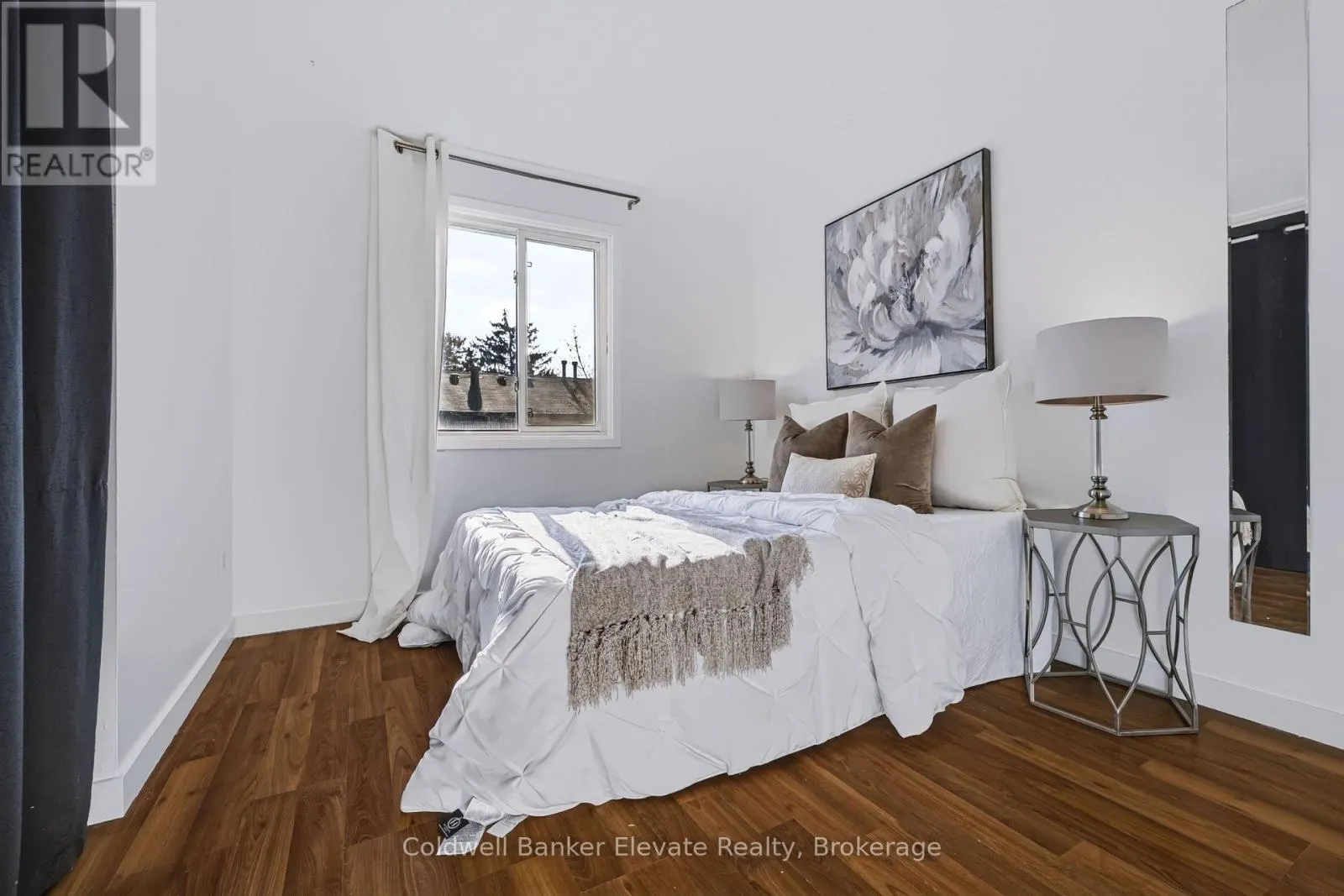 78 - 45 HANSEN ROAD N