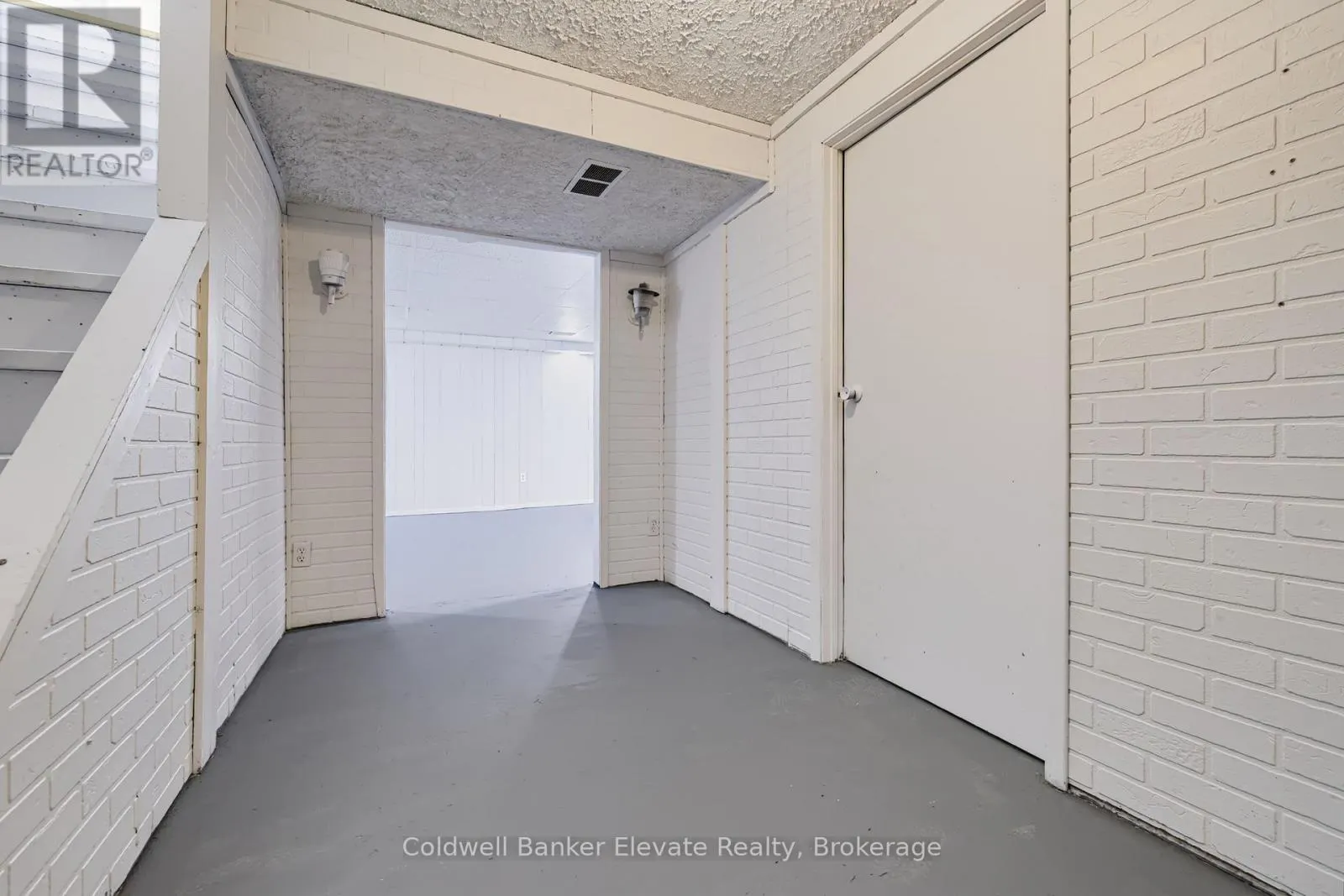 78 - 45 HANSEN ROAD N