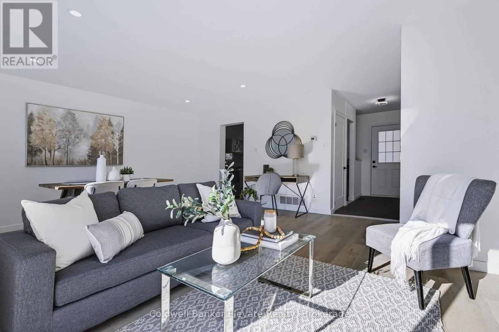 78 - 45 HANSEN ROAD N