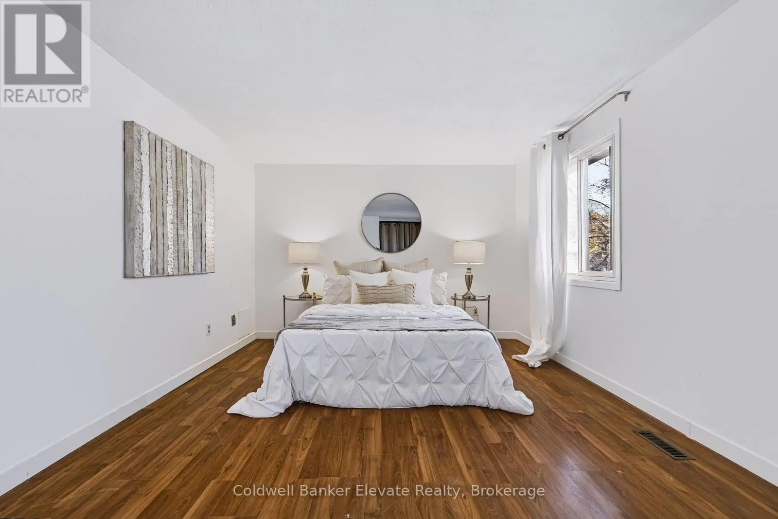 78 - 45 HANSEN ROAD N