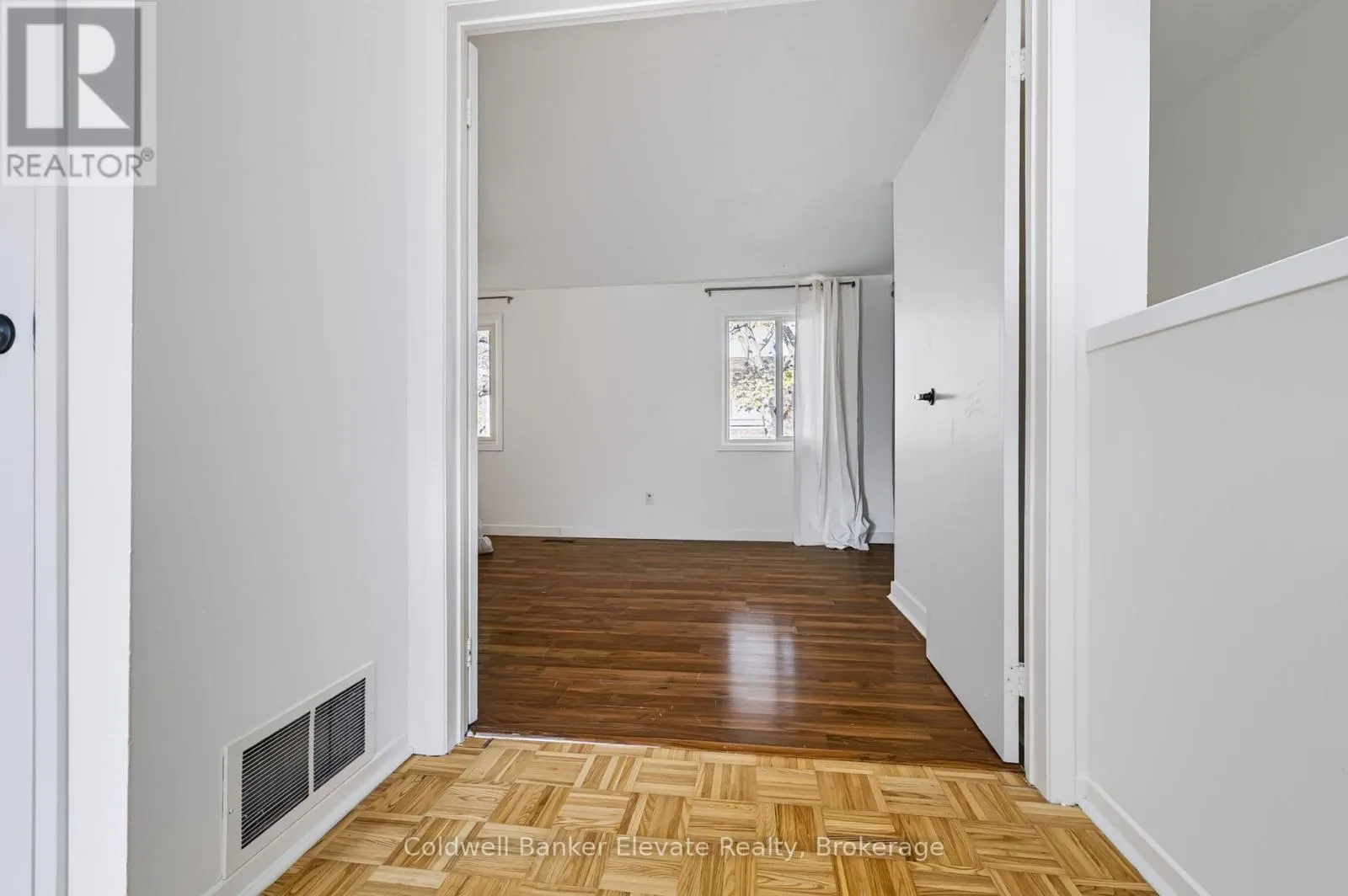 78 - 45 HANSEN ROAD N