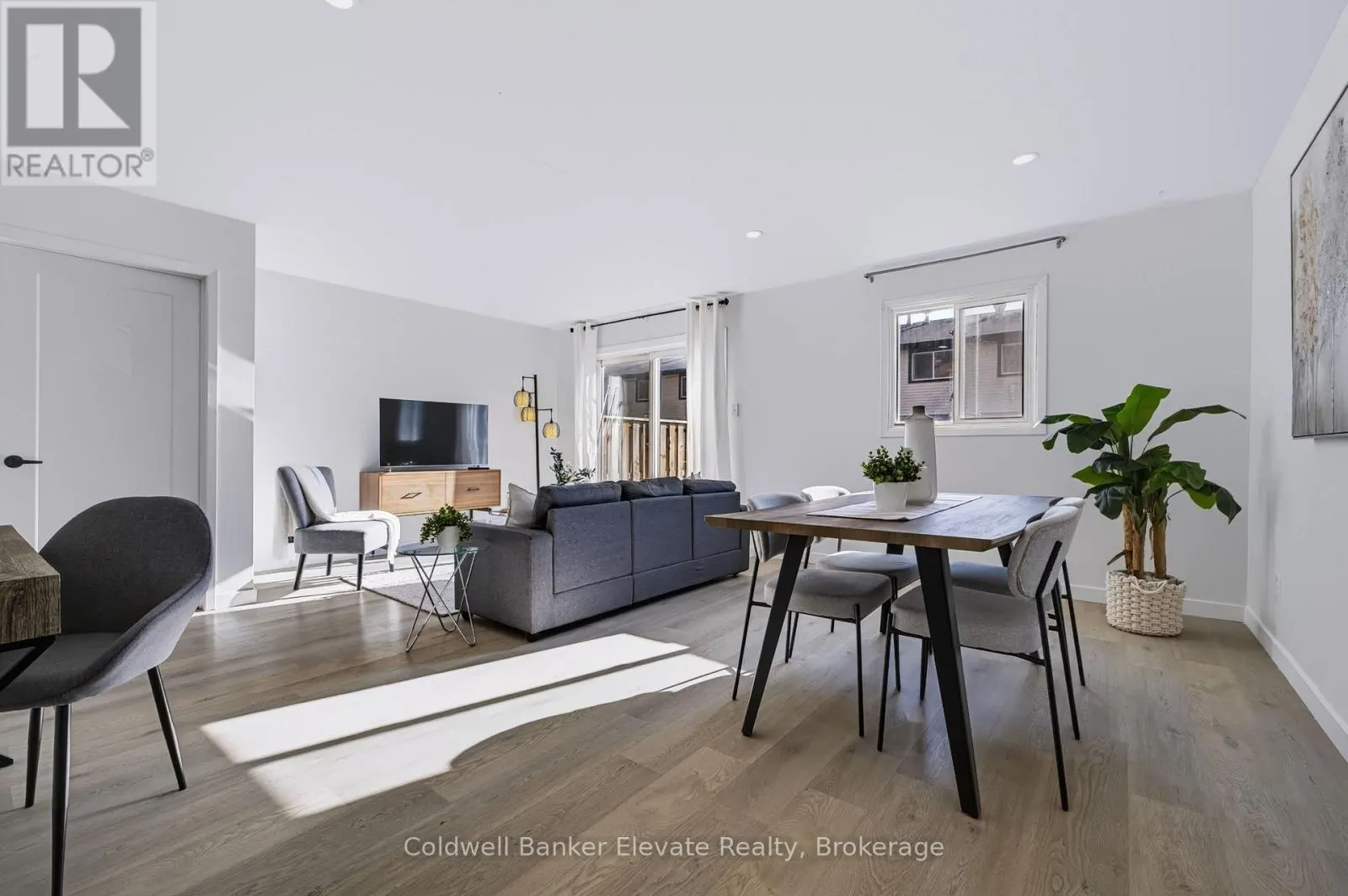 78 - 45 HANSEN ROAD N