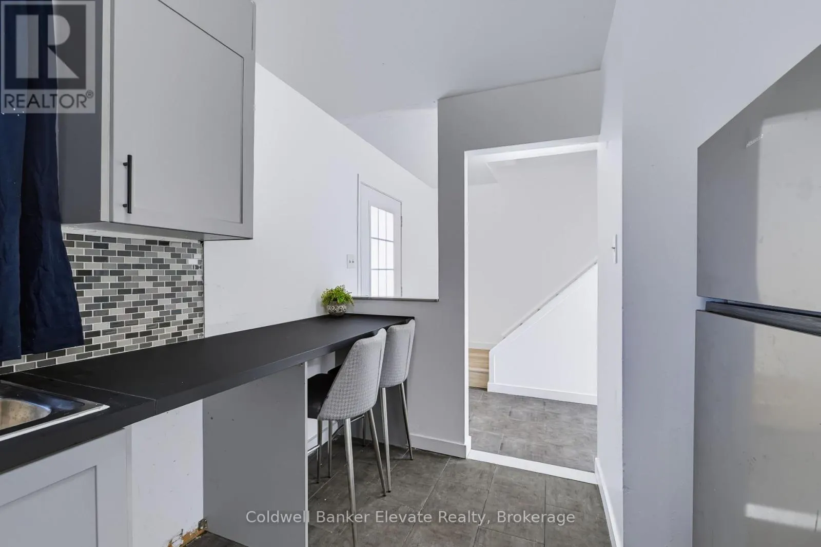 78 - 45 HANSEN ROAD N