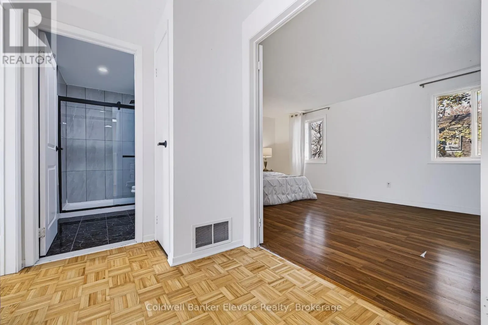 78 - 45 HANSEN ROAD N