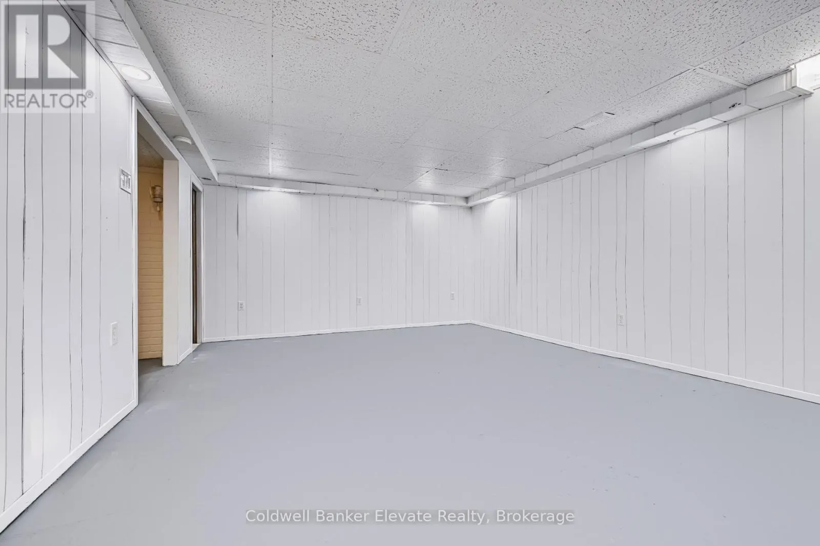 78 - 45 HANSEN ROAD N