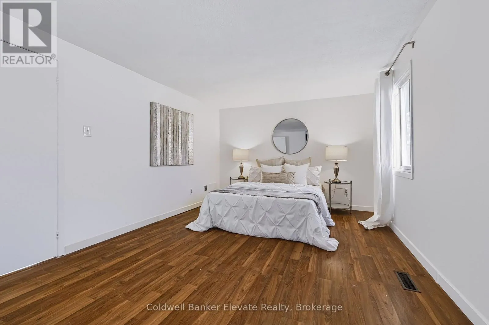 78 - 45 HANSEN ROAD N