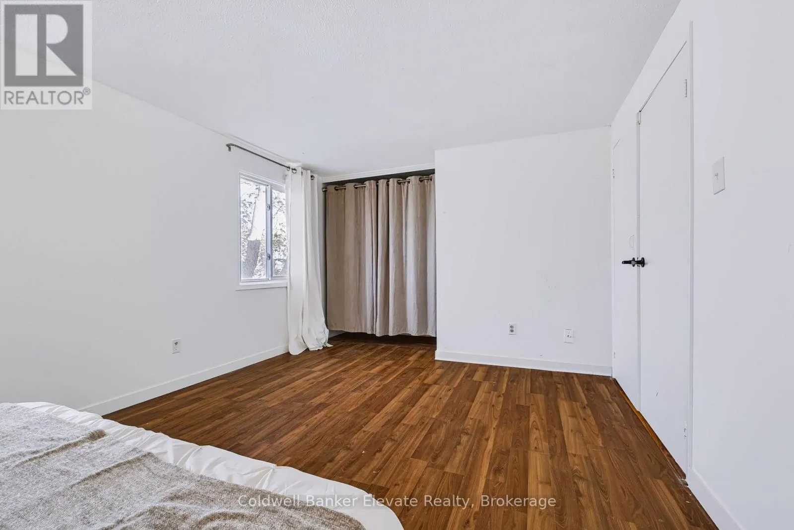 78 - 45 HANSEN ROAD N
