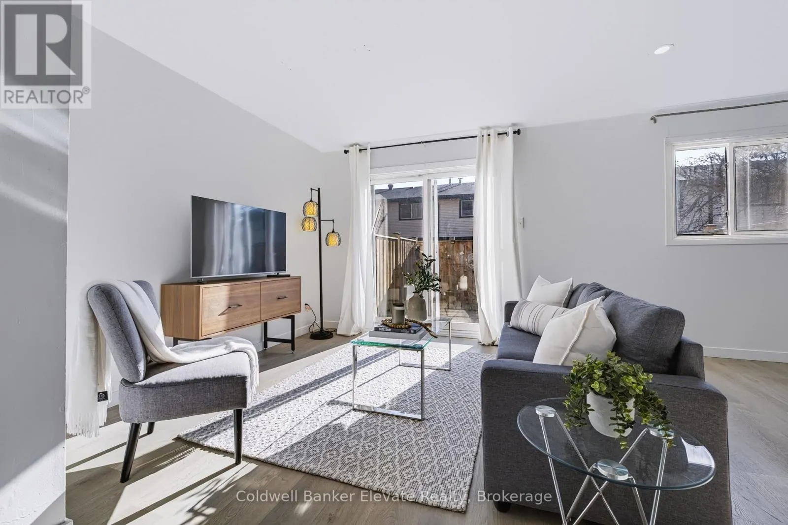 78 - 45 HANSEN ROAD N