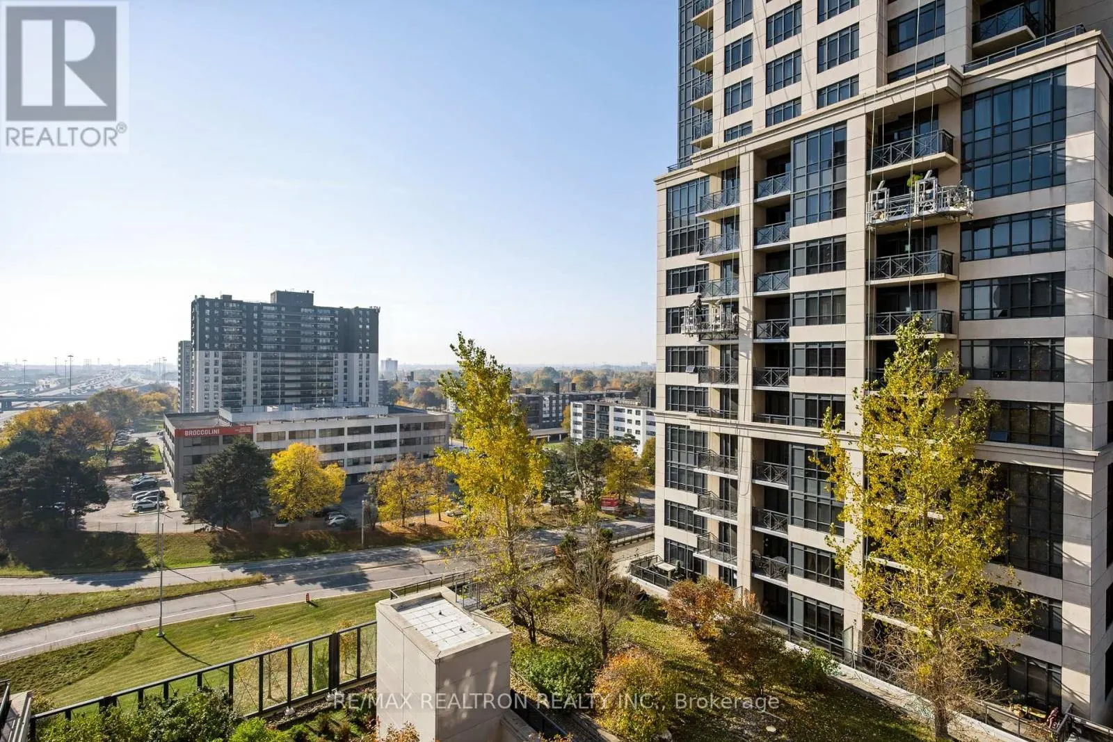 829 - 2 EVA ROAD