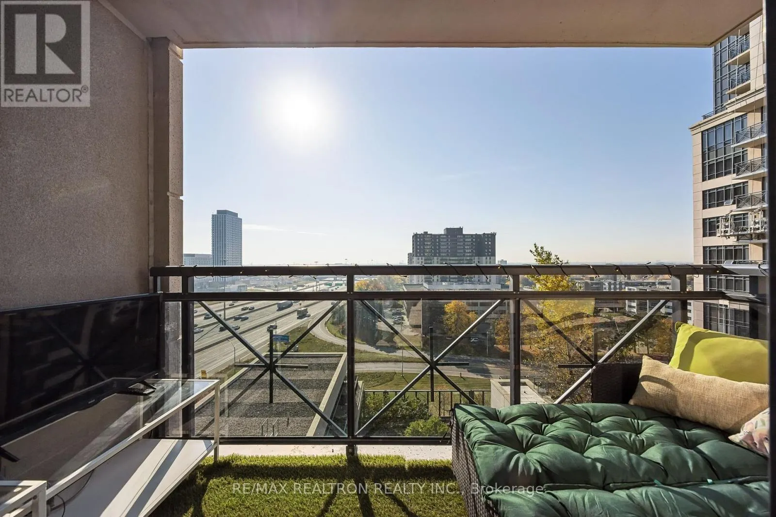 829 - 2 EVA ROAD