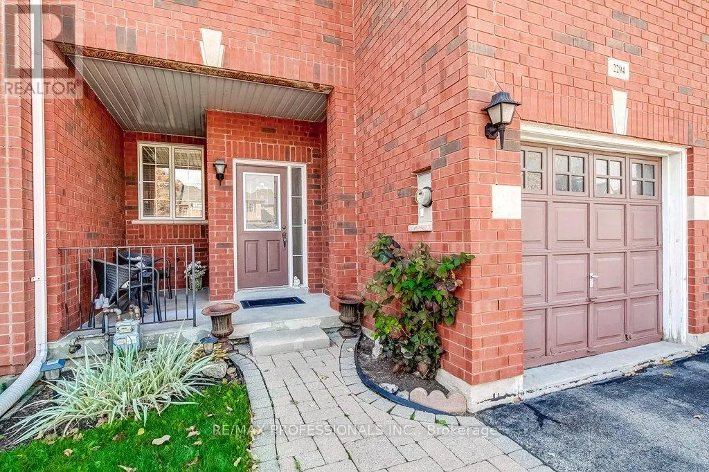 2294 NEWCASTLE CRESCENT