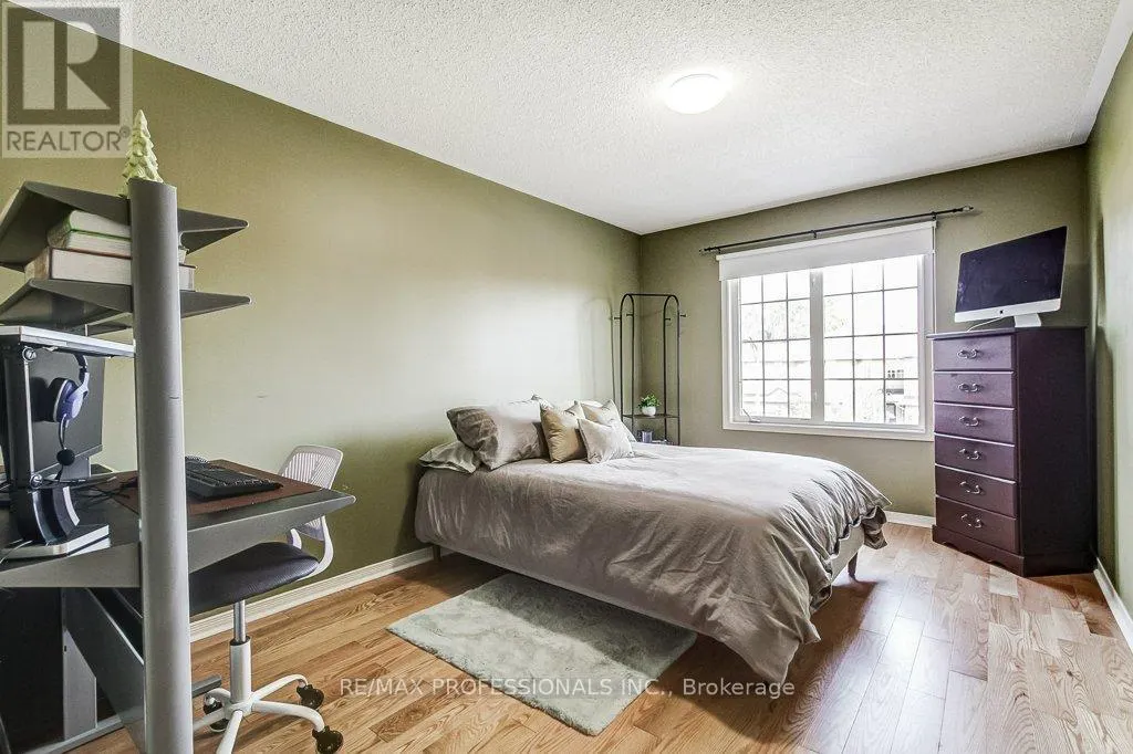 2294 NEWCASTLE CRESCENT