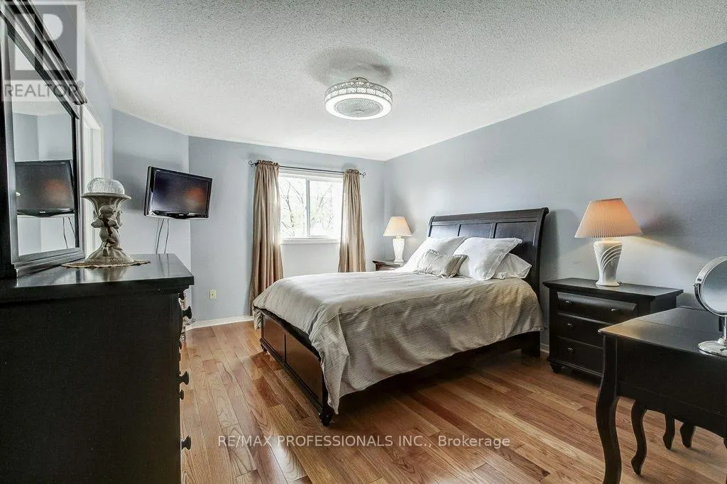 2294 NEWCASTLE CRESCENT