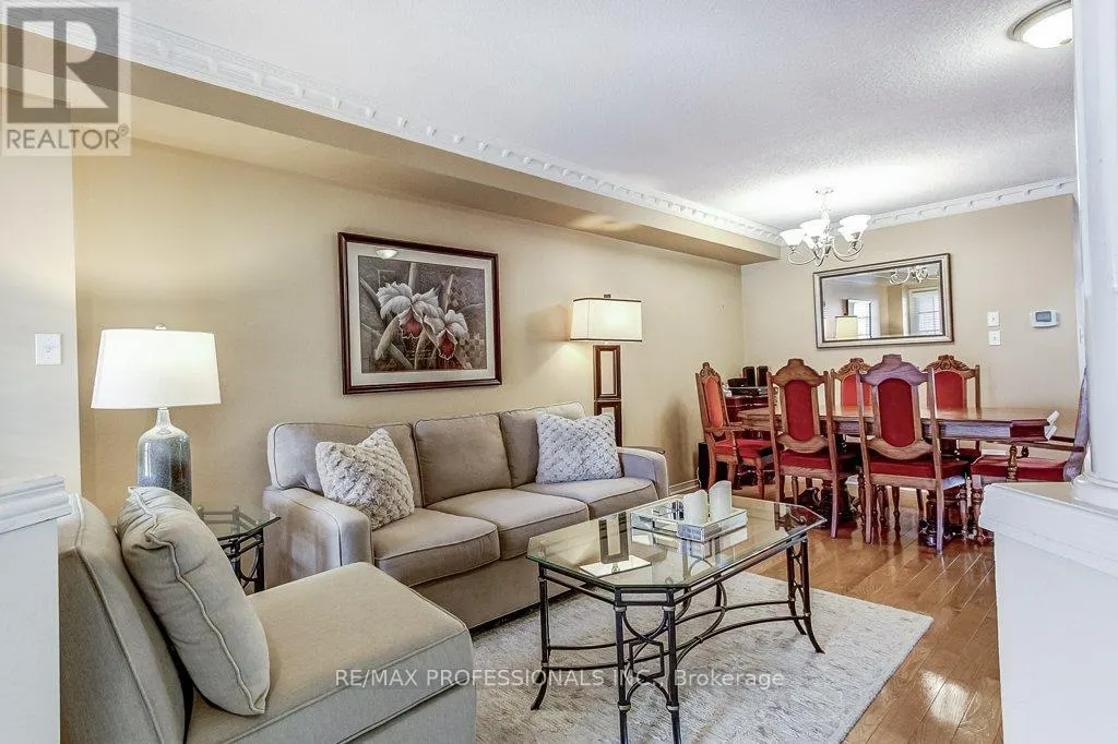 2294 NEWCASTLE CRESCENT