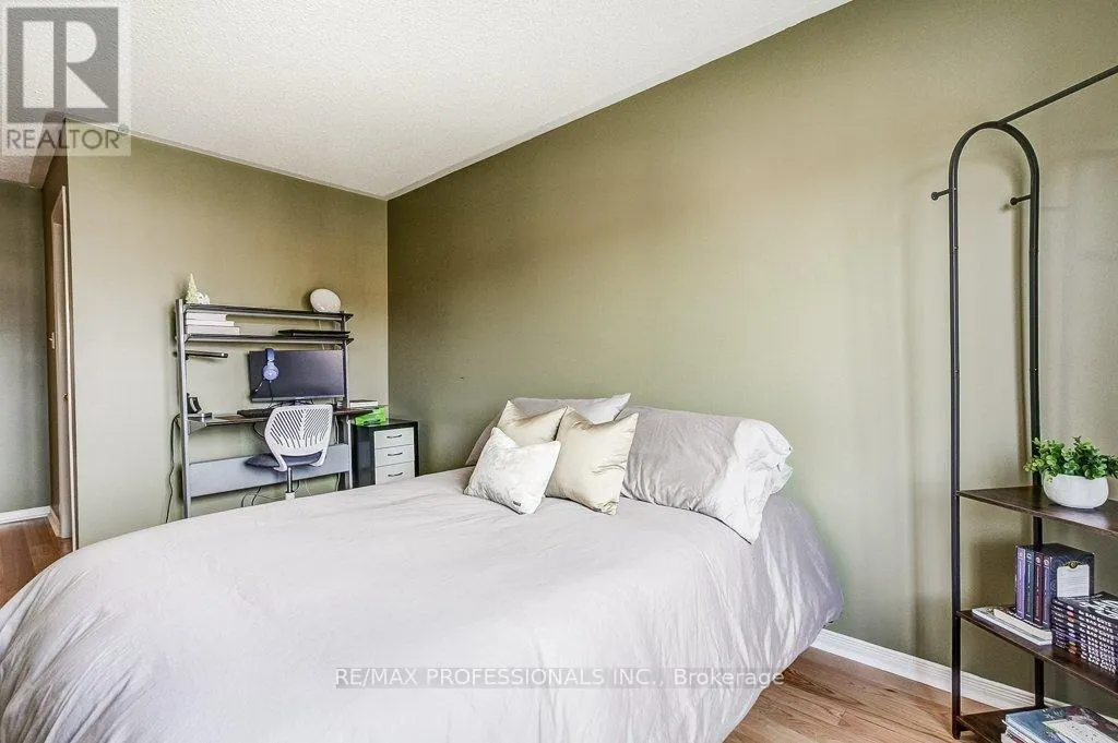 2294 NEWCASTLE CRESCENT