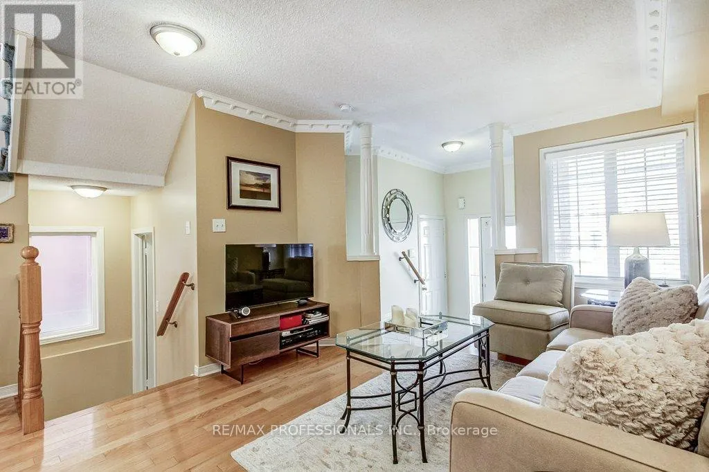 2294 NEWCASTLE CRESCENT
