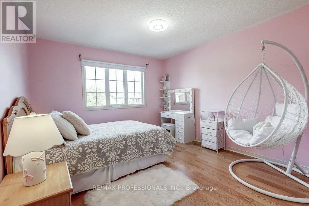 2294 NEWCASTLE CRESCENT