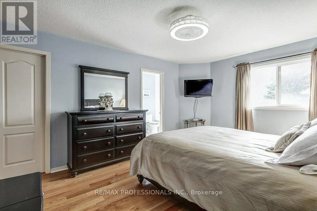 2294 NEWCASTLE CRESCENT