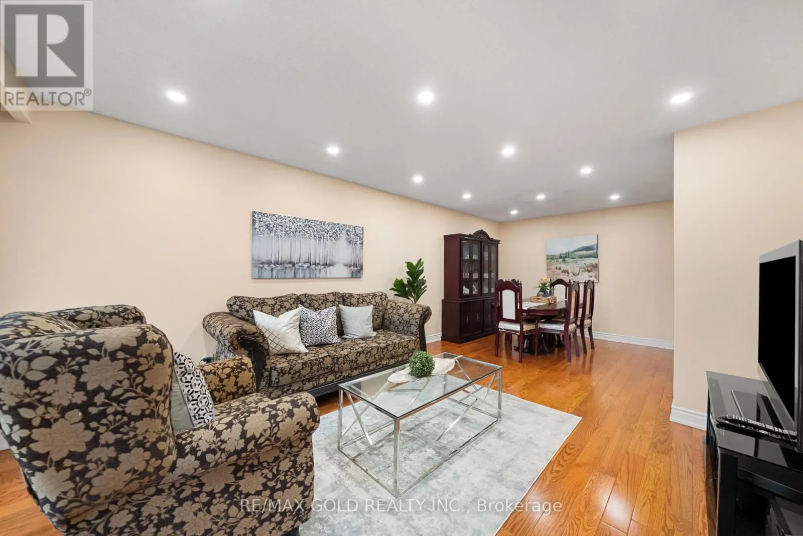 23 RADFORD DRIVE