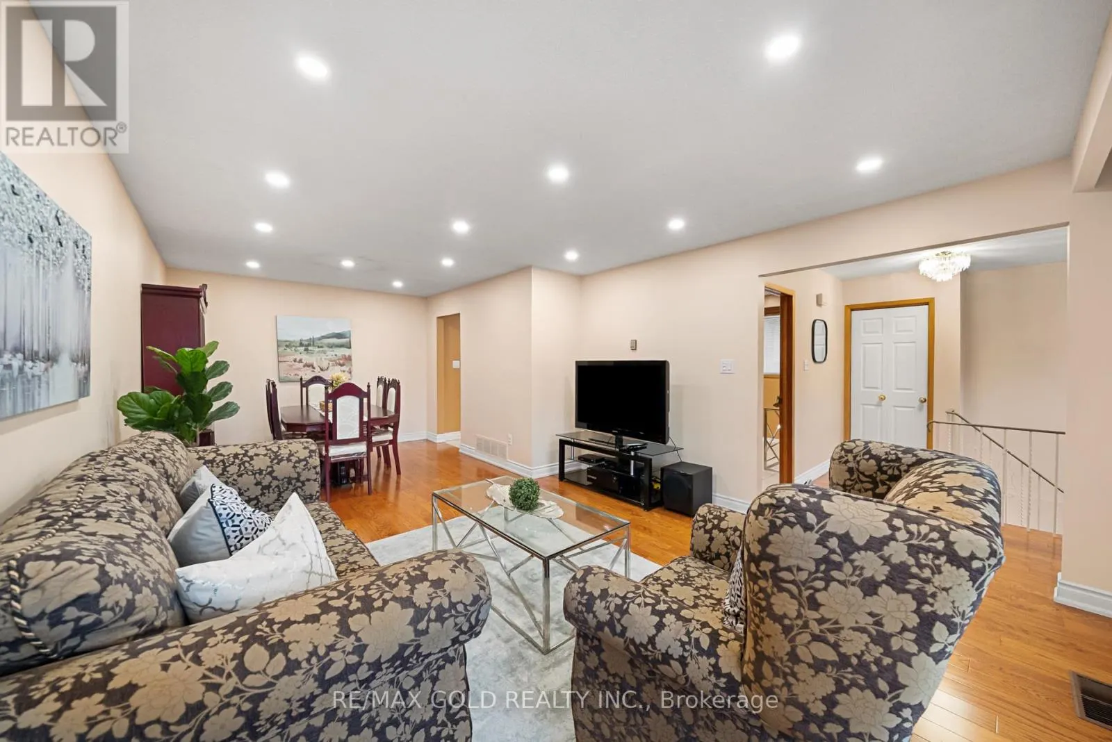 23 RADFORD DRIVE