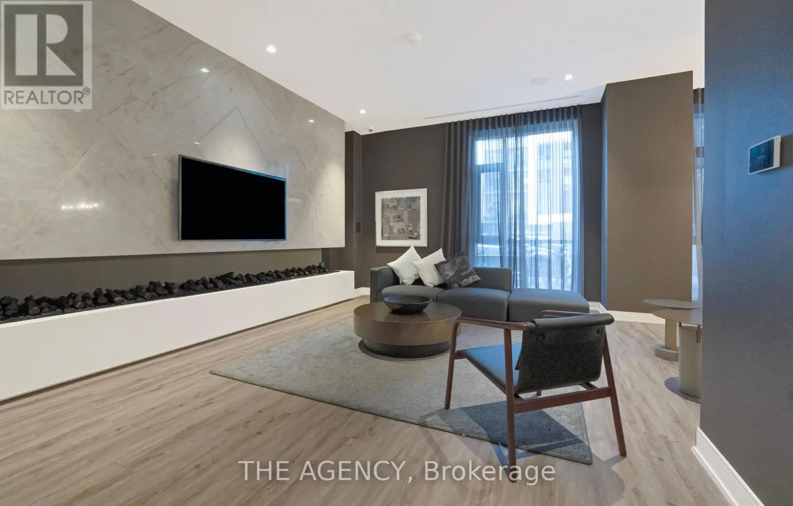 1602 - 8 NAHANI WAY