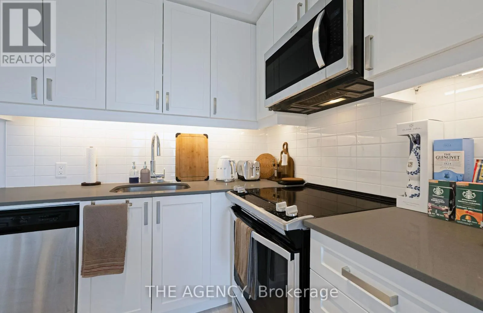 1602 - 8 NAHANI WAY