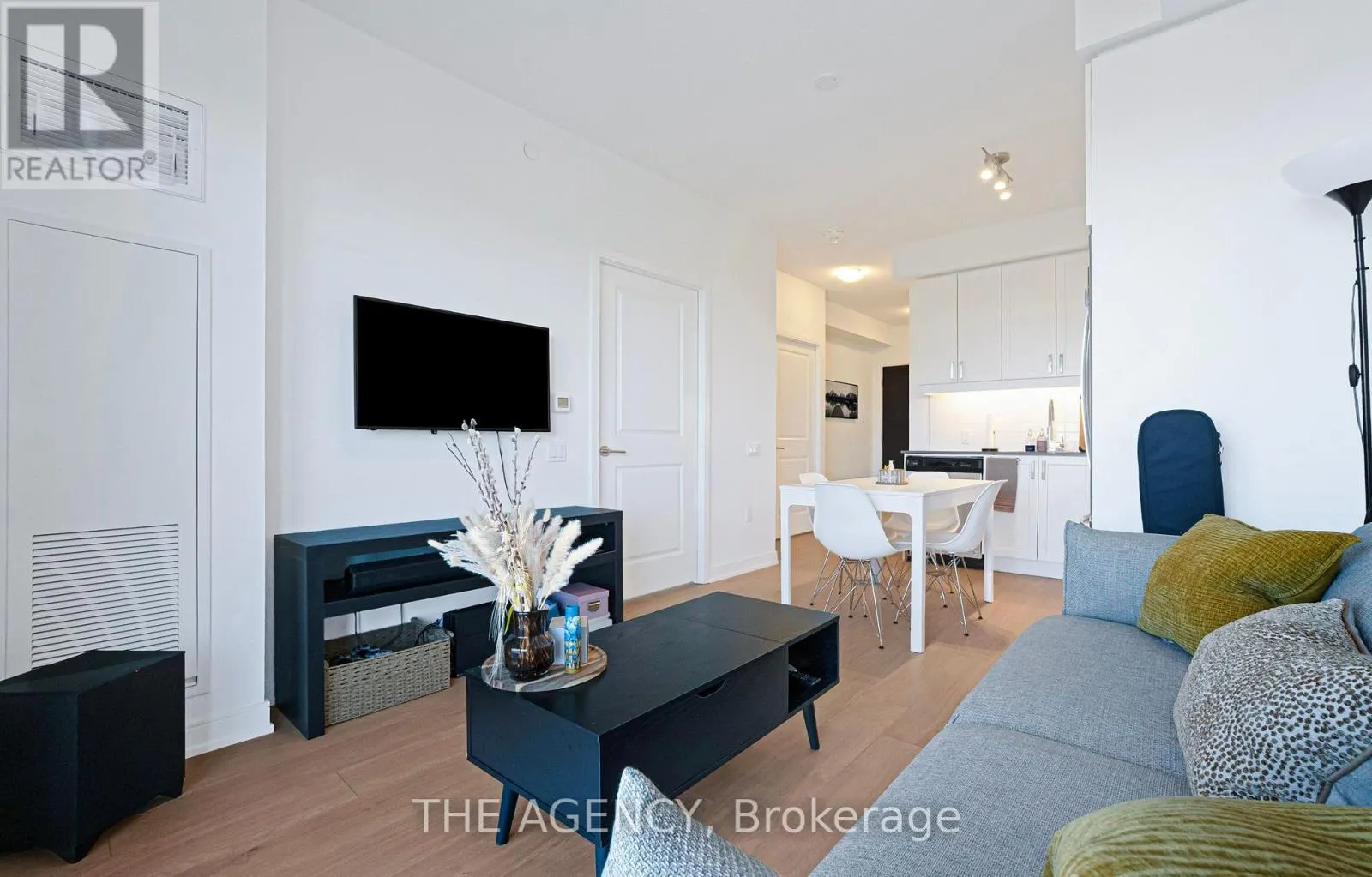 1602 - 8 NAHANI WAY