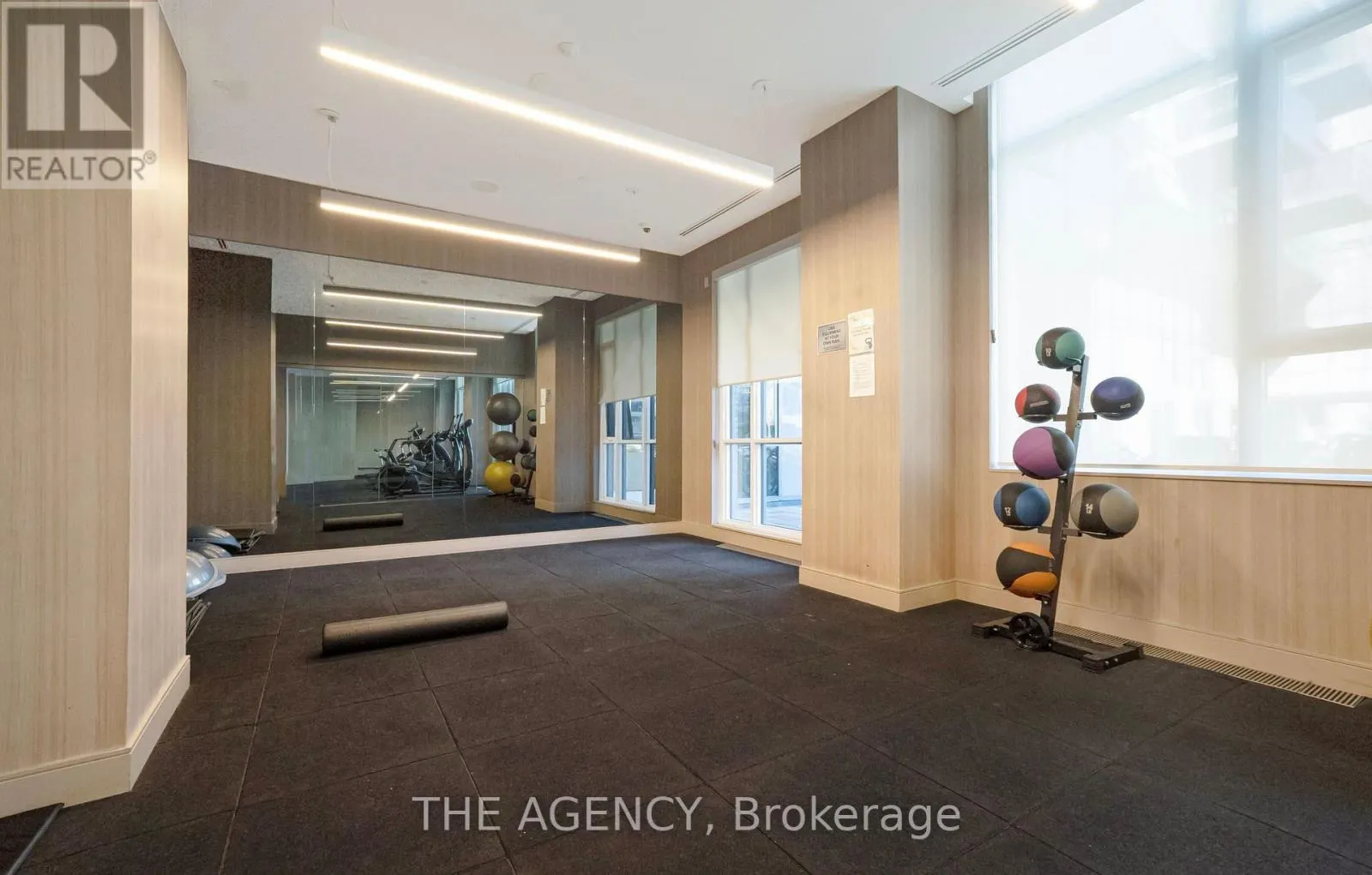 1602 - 8 NAHANI WAY