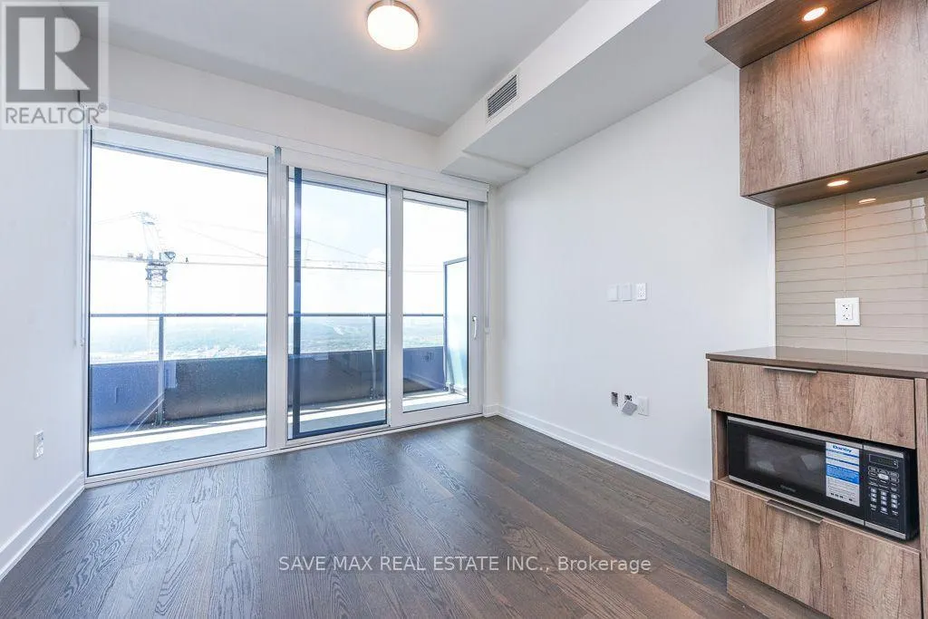 5712 - 448 BURNHAMTHORPE ROAD W